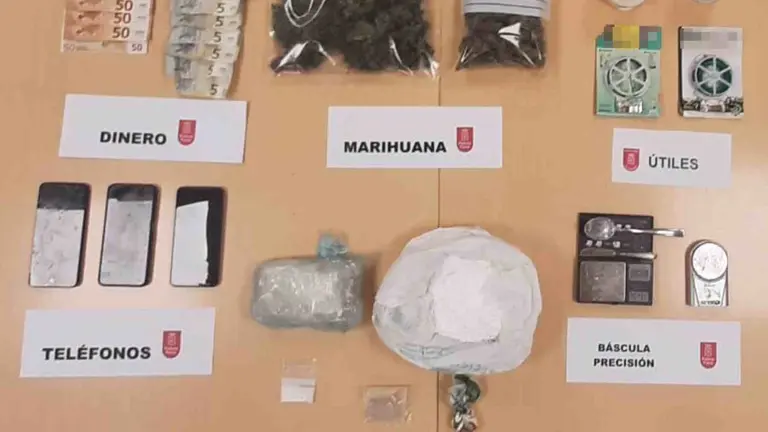 Drogas y &uacute;tiles para su manipulaci&oacute;n aprehendidas en la nave de Beri&aacute;in. POLIC&Iacute;A FORAL