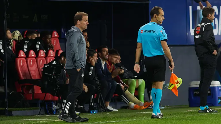 Jagoba Arrasate (entrenador CA Osasuna) durante el partido de La Liga EA Sports entre CA Osasuna y Granada CF disputado en el estadio de El Sadar en Pamplona. I&Ntilde;IGO ALZUGARAY