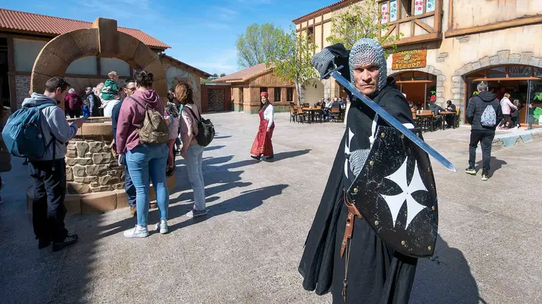 Un caballero medieval en Sendaviva. SENDAVIVA