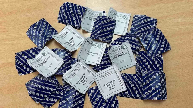Boletos de la Tómbola de Cáritas abiertos en Navarra.com. IRANZU LARRASOAÑA