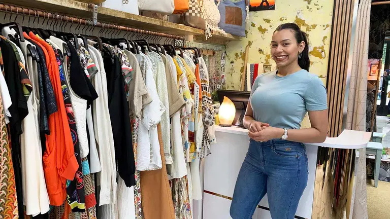 Paola Casas en su tienda KMI Boutique en la calle Iturrama 68 de pamplona. Navarra.com