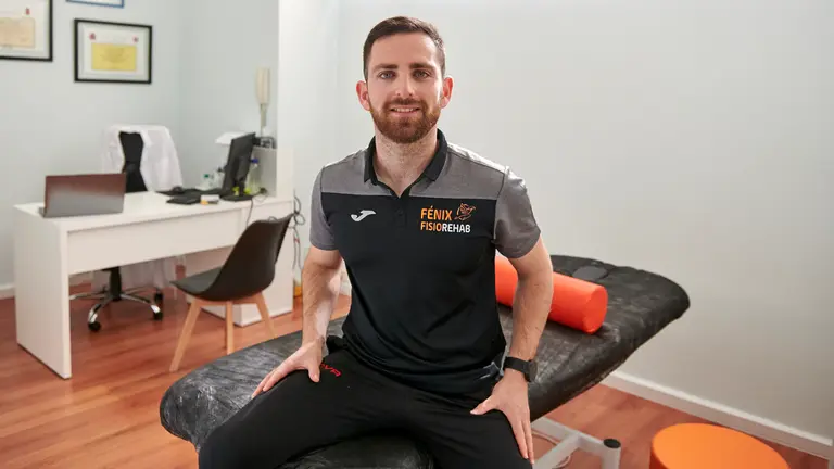 Iñaki Errea ha abierto Fénix Fisio Rehab en Mendillorri. IRANZU LARRASOAÑA