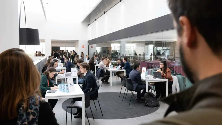 Foro de empleo de Tecnun-Escuela de Ingenier&iacute;a y de la Facultad de Econ&oacute;micas de la Universidad de Navarra. UNIVERSIDAD DE NAVARRA