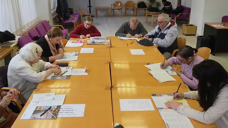 Ancianos disfrutando de unas actividades en el nuevo centro San Juan Bosco. AYUNTAMIENTO DE PAMPLONA