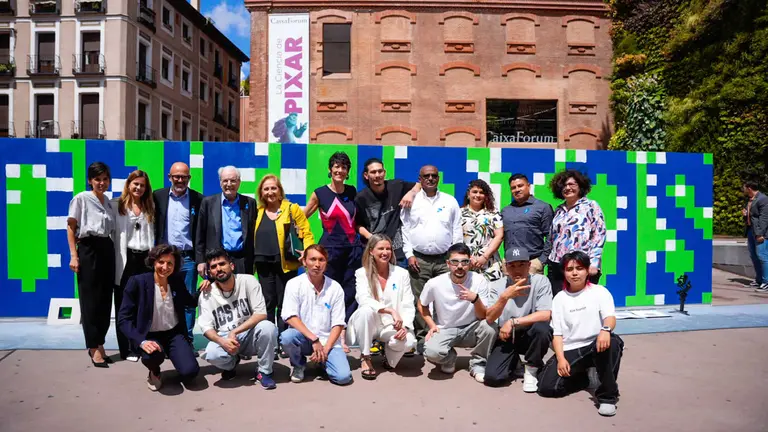 ACNUR y la Fundación _la Caixa_ pintan de solidaridad la celebración del Día Mundial del Refugiado. FUNDACIÓN "LA CAIXA"