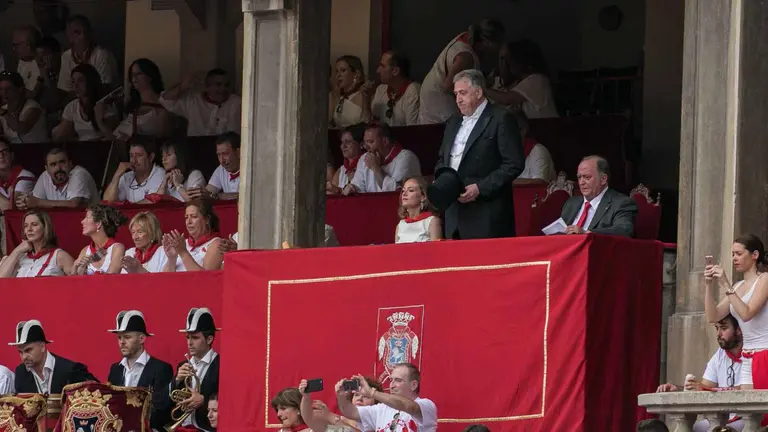 Joseba Asirón preside una corrida en la plaza de toros de Pamplona. MAITE H. MATEO