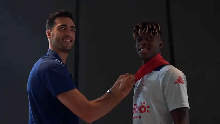 Mike Merino y Nico Williams, los dos pamploneses de la selecci&oacute;n espa&ntilde;ola, celebran San Ferm&iacute;n desde la concentraci&oacute;n de Alemania. RFEF
