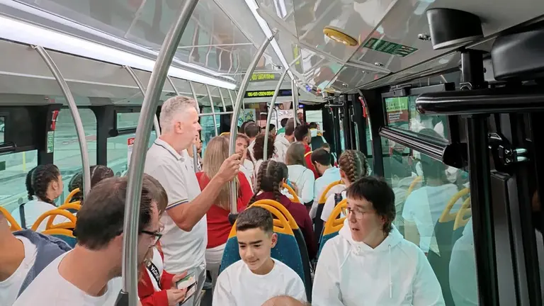 Una villavesa el 6 de julio, el d&iacute;a del Chupinazo de San Ferm&iacute;n. NAVARRA.COM