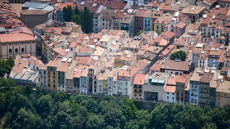 La Unidad de Medios A&eacute;reos de la Polic&iacute;a Nacional vigila desde el aire Pamplona durante las fiestas de San Ferm&iacute;n 2024. PABLO LASAOSA