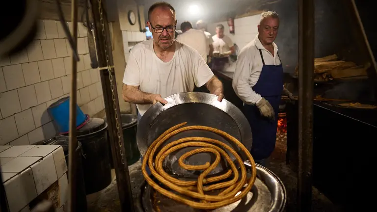 La churrer&iacute;a de La Ma&ntilde;ueta abre sus puertas durante San Ferm&iacute;n 2024. PABLO LASAOSA