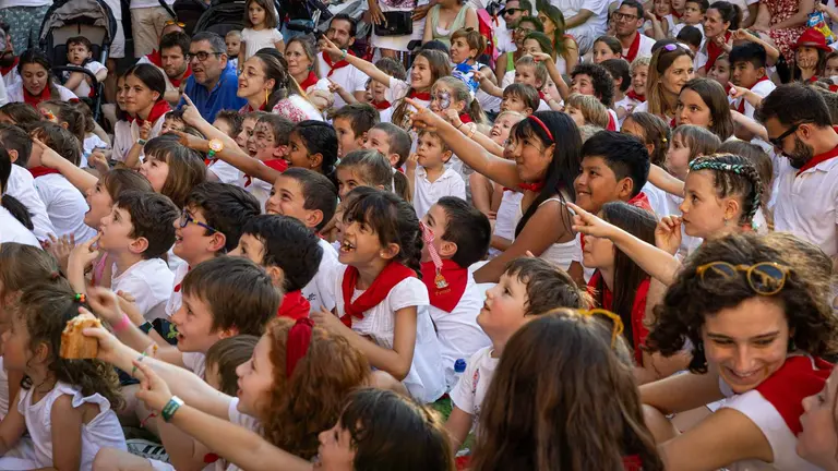 Gran afluencia de niños  en los talleres y espectáculos de ‘Menudas fiestas`.MAITE H. MATEO-35