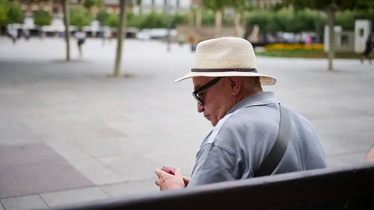 D&iacute;a de calor y lluvia en Pamplona durante la nueva jornada de ola de calor. PABLO LASAOSA
