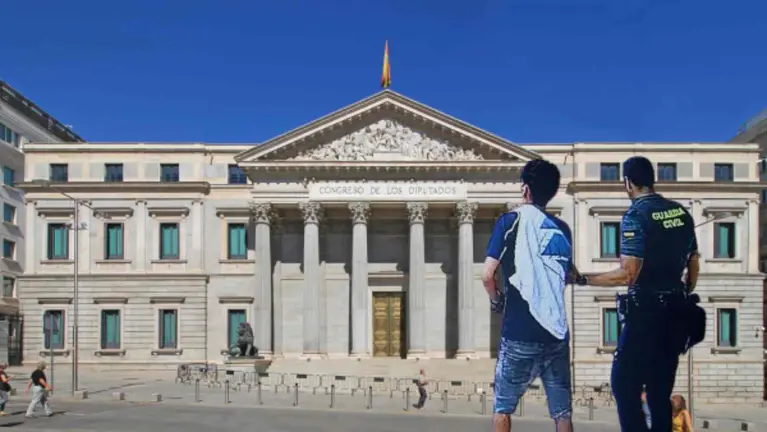 Fotomontaje del marroquí detenido tras ser detenido dos veces en Navarra en menos de una semana ante el Congreso de los Diputados.