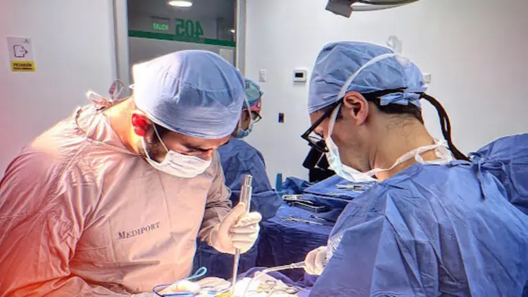  Turismo m&eacute;dico en cirug&iacute;a de columna vertebral en Colombia: La mejor opci&oacute;n para tu salud 