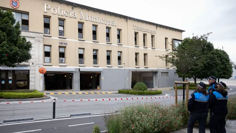 Incendio en dependencias de la Polic&iacute;a Municipal de Pamplona. EFE