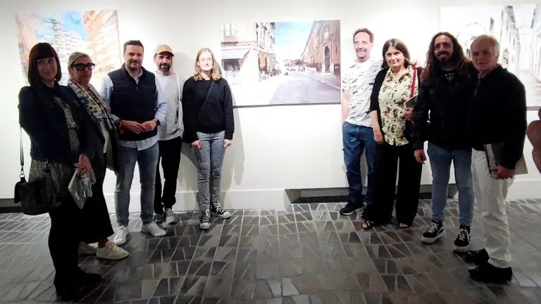 Imagen de grupo de los ganadores y el jurado del concurso de pintura al aire libre de Tudela. AYUNTAMIENTO DE TUDELA