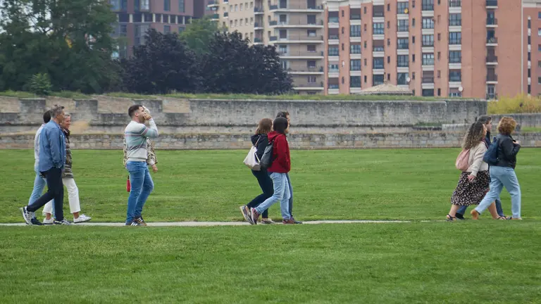 Ma&ntilde;ana con fr&iacute;o y nubes en Pamplona antes de la llegada del oto&ntilde;o. I&Ntilde;IGO ALZUGARAY