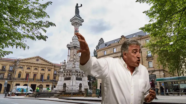 Fotomontaje de Joseba Asir&oacute;n sobre una foto del Paseo Sarasate con la estatua de los Fueros al fondo.