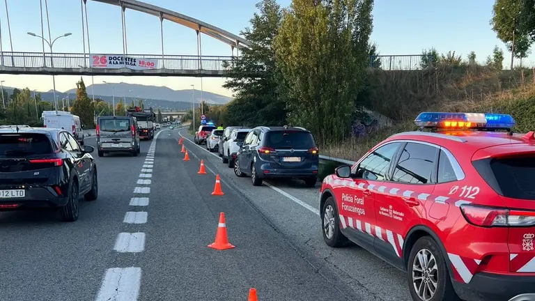 Colisiones por alcance en la PA30 en Pamplona. POLIC&Iacute;A FORAL