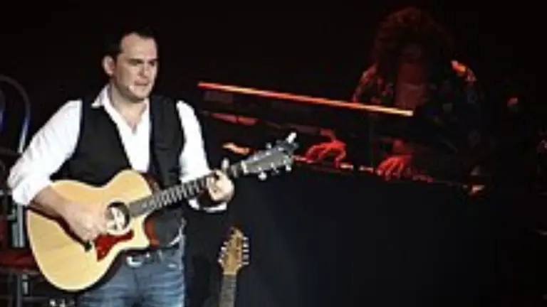 Ismael Serrano en el Teatro Gran Rex de Buenos Aires en agosto de 2012. WIKIPEDIA