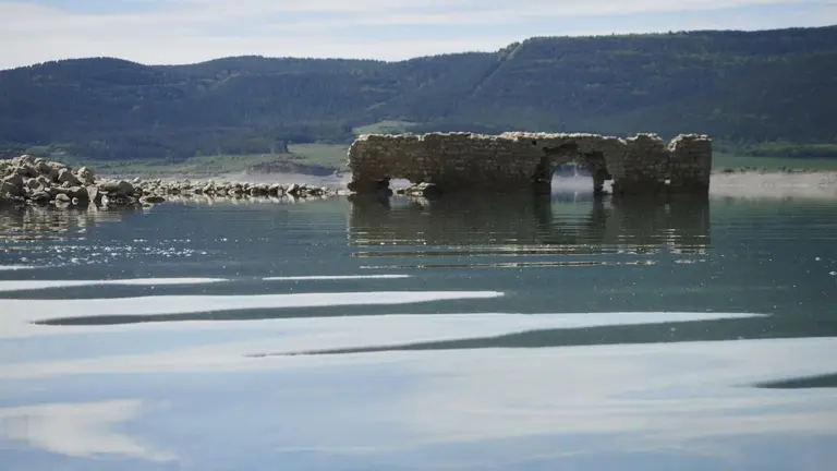 Imagen de archivo del Pantano de Yesa. EDUARDO SANZ / EP
