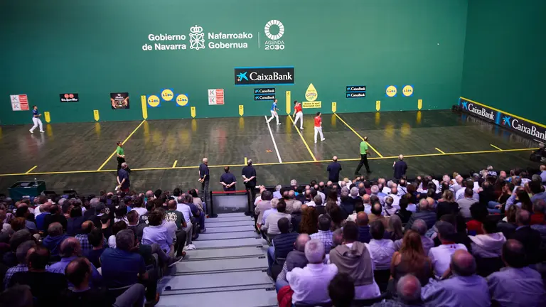 Jon Ander Pe&ntilde;a y Jos&eacute; Javier Zabaleta se imponen a Jokin Altuna y Martxel Iztueta (13-22) en la Final del Masters Caixabank 2024 de parejas de pelota mano disputada en el Navarra Arena. I&Ntilde;IGO ALZUGARAY