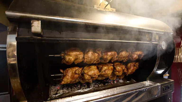 Asador PYO, en la calle Etxaburua 12 de Berriozar. IÑIGO ALZUGARAY