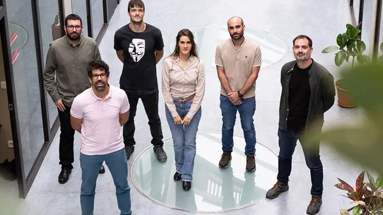 De izq. a dcha.: Unai Jim&eacute;nez, Miguel Beruete (primer t&eacute;rmino), Carlos Lez&aacute;un, Alicia Torres, Jos&eacute; Manuel P&eacute;rez e I&ntilde;igo Liberal. UNIVERSIDAD P&Uacute;BLICA DE NAVARRA