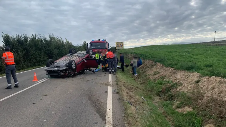 Dos heridos en una salida de v&iacute;a en Peralta. BOMBEROS