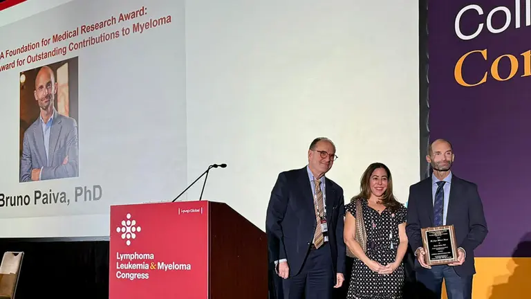 El Dr. Bruno Paiva recibe el premio internacional Michaeli por su trayectoria investigadora en mieloma m&uacute;ltiple. CEDIDA