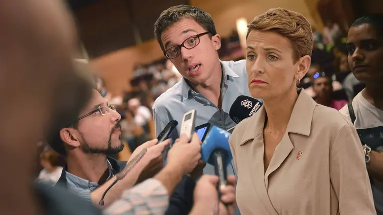 Montaje de la presidenta de Navarra Mar&iacute;a Chivite sobre una fotograf&iacute;a con &Iacute;&ntilde;igo Errej&oacute;n.
