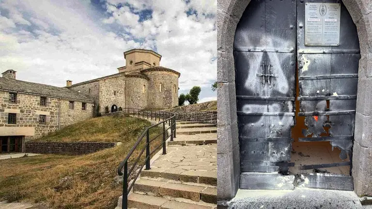 Fontomontaje del estado en el que ha quedado la puerta de acceso a San Miguel de Aralar sobre una vista del santuario.