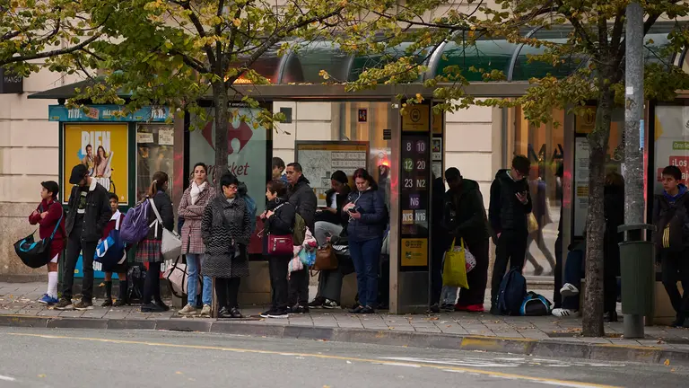 La huelga de transportes afecta a los viajeros de villavesas de Pamplona. PABLO LASAOSA