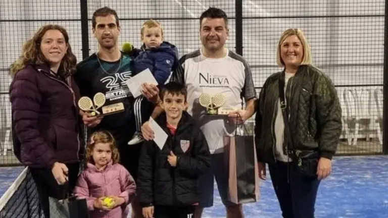 Entrega de premios en Cadreita del primer Torneo de P&aacute;del 'Tomate de Cadreita'.