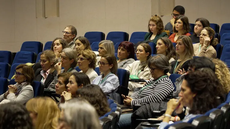 Imagen de los asistentes al evento. ASOCIACI&Oacute;N ESPA&Ntilde;OLA CONTRA EL C&Aacute;NCER EN NAVARRA