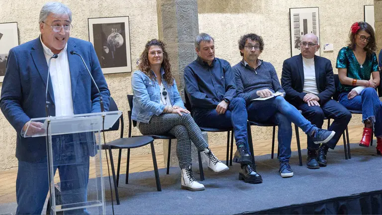 El alcalde de Pamplona, Joseba Asiron, acompa&ntilde;ado de los concejales de EH Bildu, Geroa Bai y Contigo Zurekin, presenta el cuadro de inversiones recogido en el proyecto de presupuesto del Ayuntamiento de Pamplona para el a&ntilde;o 2025, que aprobar&aacute; la Junta de Gobierno Local. I&Ntilde;IGO ALZUGARAY.