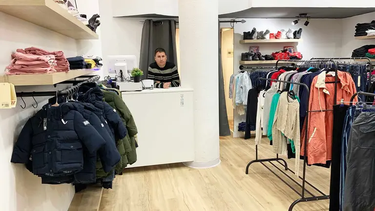 Interior de la tienda Change Shoop en la calle Sangüesa de pamplona. Navarra.com