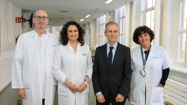 De izquierda a derecha, Carles Nicolau, Lourdes Mengual, Antonio Alcaraz y Rosa Ramos - HOSPITAL CL&Iacute;NIC DE BARCELONA