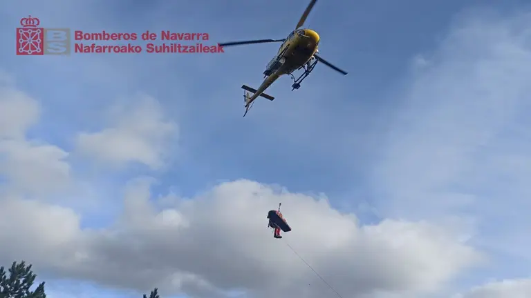 Un cazador sufre una ca&iacute;da desde unos cinco metros de altura. BOMBEROS DE NAVARRA