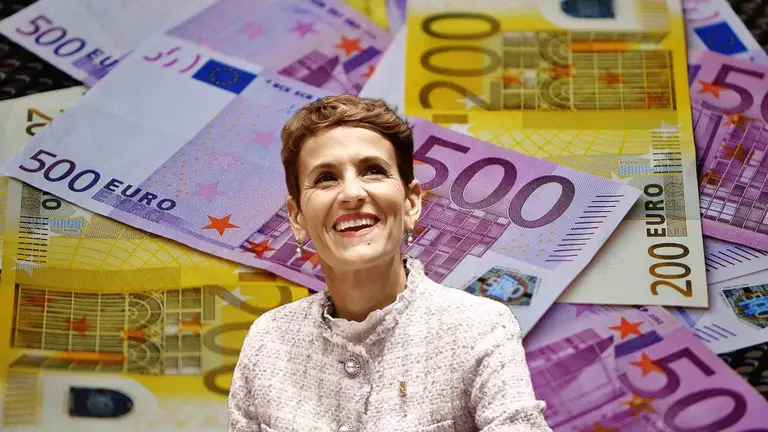 Fotomontaje de Mar&iacute;a Chivite sobre un fondo de billetes de euro.