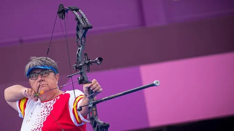 El Gobierno de Navarra ha aprobado, en su sesi&oacute;n de este mi&eacute;rcoles, la concesi&oacute;n de la Medalla de Oro al M&eacute;rito Deportivo 2024 a Carmen Rubio Larri&oacute;n "por su destacada y brillante trayectoria deportiva como arquera", que le ha llevado a representar a Espa&ntilde;a en tiro con arco en los Juegos Paral&iacute;mpicos de Londres 2012, R&iacute;o 2016 y Tokio 2021. Adem&aacute;s, el Ejecutivo foral ha acordado otorgar Medallas de Plata a 25 personas por su contribuci&oacute;n al mundo del deporte y de las actividades f&iacute;sico-deportivas. Realiza asimismo cuatro menciones especiales a entidades deportivas.

SOCIEDAD ESPA&Ntilde;A EUROPA NAVARRA
GOBIERNO DE NAVARRA