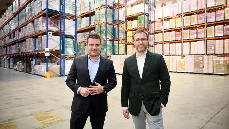 Carlos y Alfredo Llonis, m&aacute;ximos responsables de TW Group durante la entrevista para Navarracom. PABLO LASAOSA