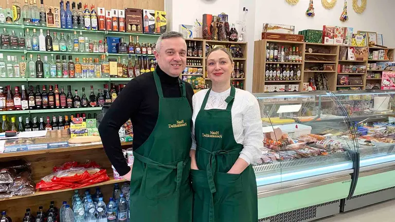 La tienda Nash Delikatessen en la avenida del Ayuntamiento 11 de Bara&ntilde;&aacute;in. Navarra.com