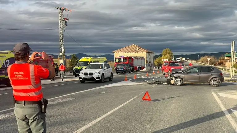 Tres personas trasladadas tras una colisi&oacute;n en Tiebas-Muruarte de Reta