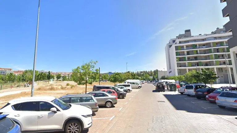 Vista del solar donde se va a construir nuevas viviendas en Pamplona.