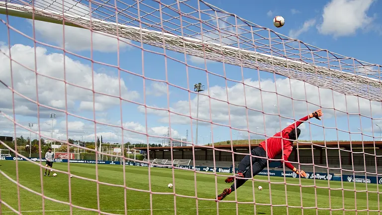 Instalaciones deportivas de Tajonar. I&Ntilde;IGO ALZUGARAY