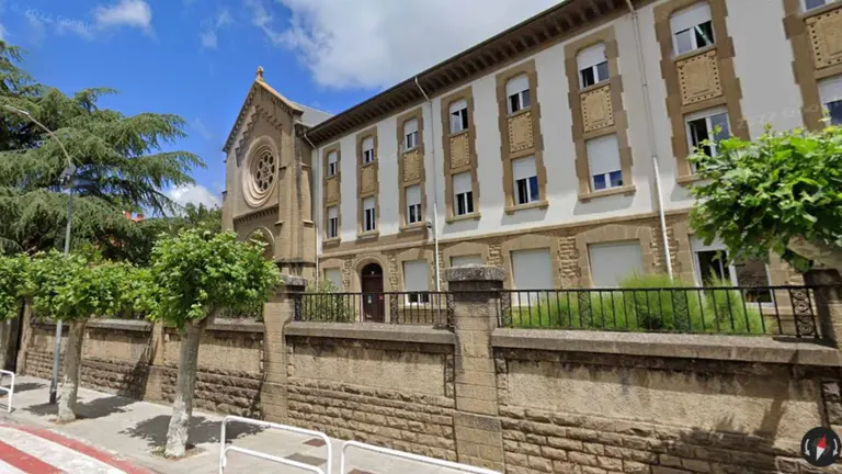 Fachada del IES Sierra de Leyre de Sang&uuml;esa. GOOGLE MAPS