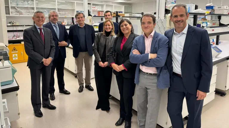 Los equipos directivos de MIMO Biosciences y Cima Universidad de Navarra con representantes de Sanitas y del resto de inversores privados.
