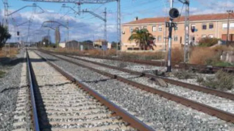 Imagen de archivo de las v&iacute;as del tren. CEDIDA