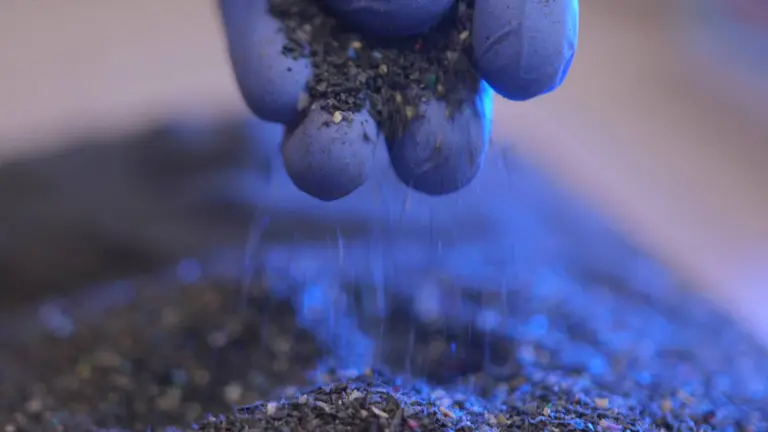 Piroplax es un novedoso proyecto que busca reciclar pl&aacute;stico con la tecnolog&iacute;a de la pir&oacute;lisis. CEDIDA